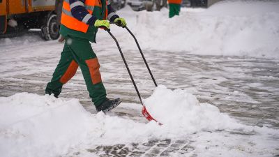 zdjęcie z odśnieżania miasta przez pracowników MPGK w Rzeszowie